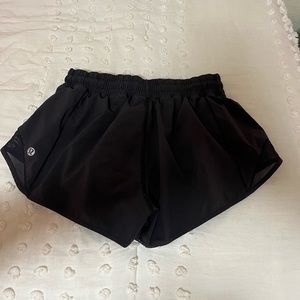 LULULEMON SHORTS - SIZE 6